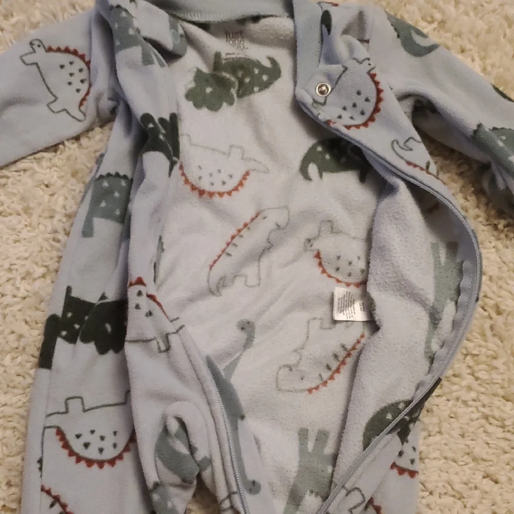 5 For $25 Carter's Dinosaur Print‎ Baby One Piece Sleeper Size 3 Months